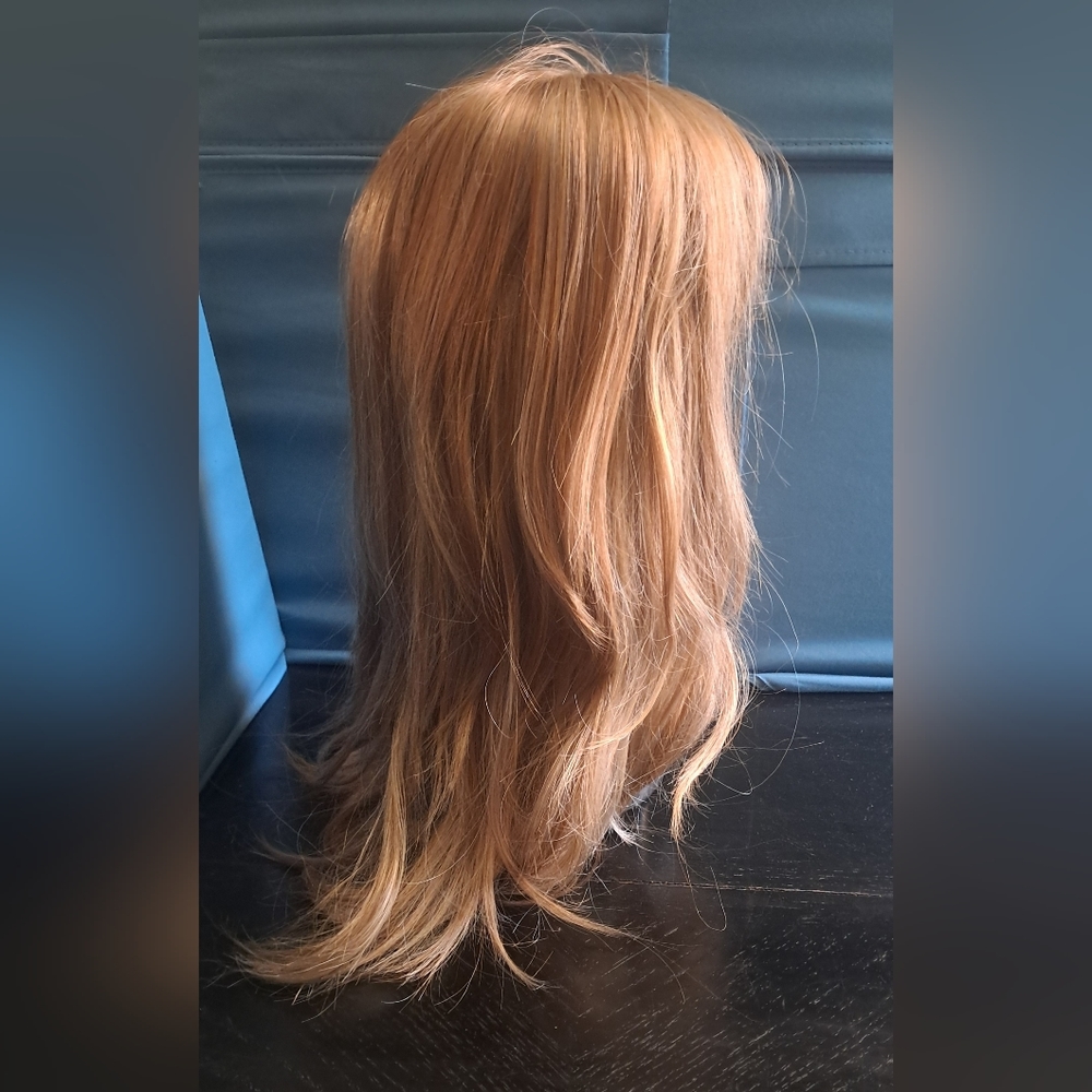 Elegant Blond Women's Wig